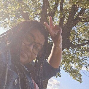 Meet your Posher, Chacin